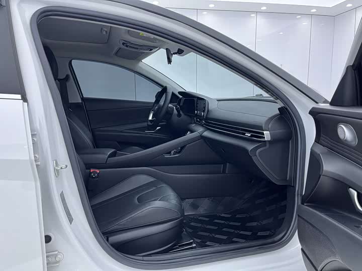 Фото 14 - Hyundai Elantra N line