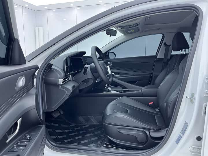 Фото 16 - Hyundai Elantra N line