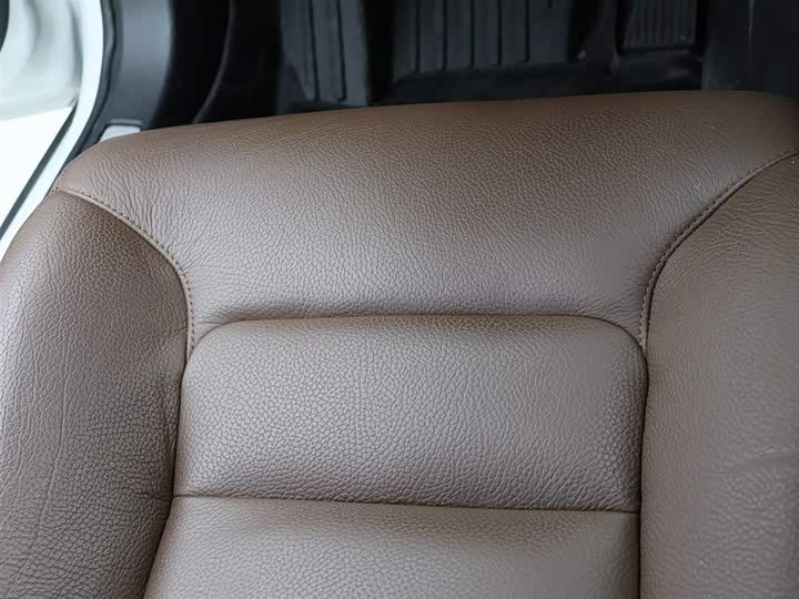 Фото 19 - Volvo S60 Hybrid