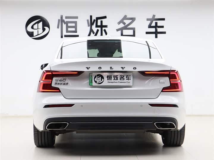 Фото 26 - Volvo S60 Hybrid