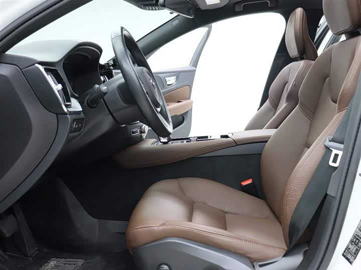 Фото 3 - Volvo S60 Hybrid