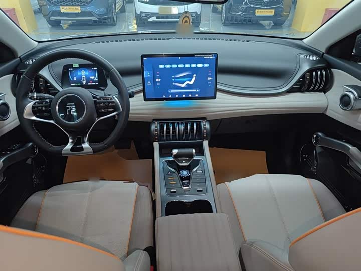 Фото 10 - BYD Yuan Plus