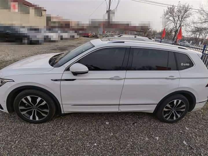 Фото 3 - Volkswagen Tiguan L Pro