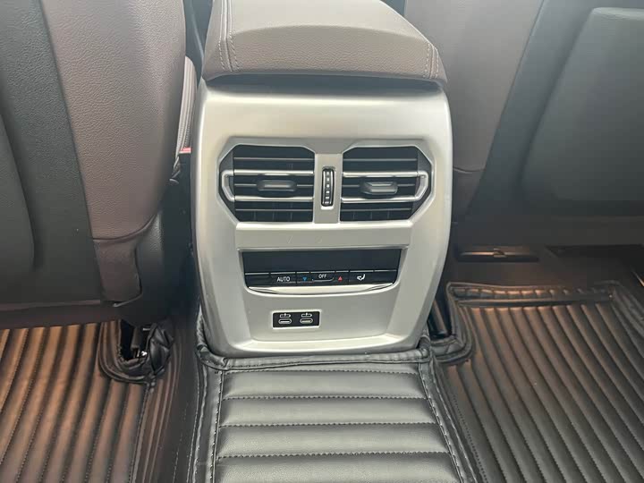 Фото 17 - BMW 3 Series