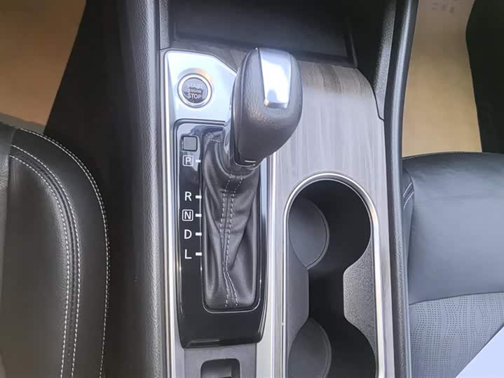 Фото 16 - Nissan Teana