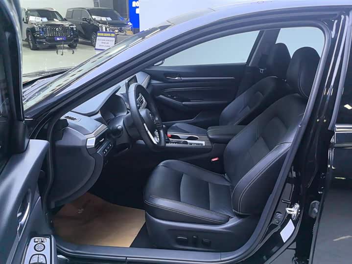 Фото 9 - Nissan Teana