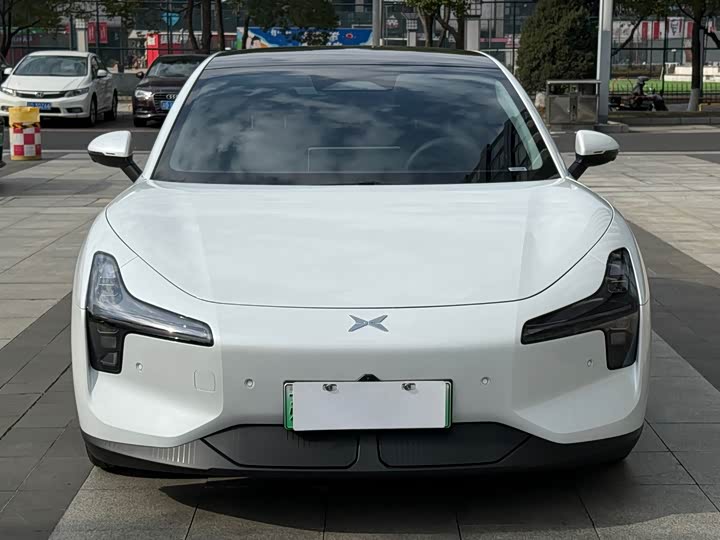 Фото 1 - XPeng Mona M03