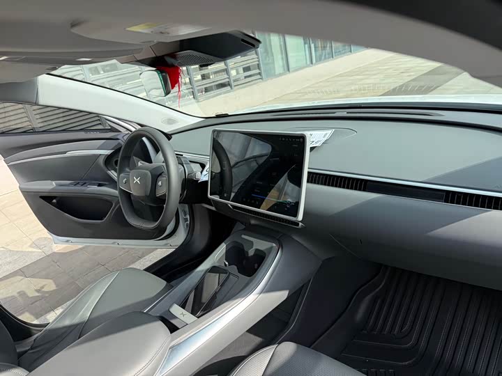 Фото 10 - XPeng Mona M03