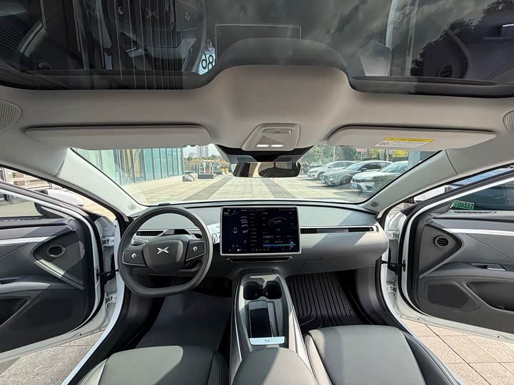 Фото 11 - XPeng Mona M03