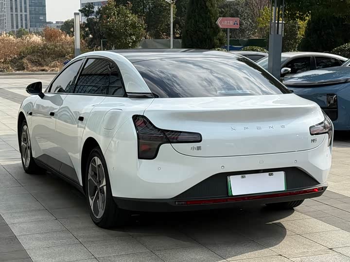 Фото 6 - XPeng Mona M03