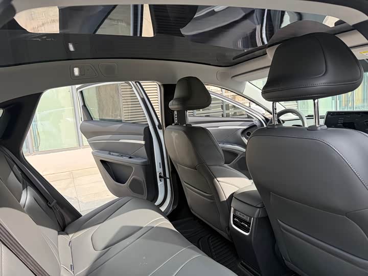 Фото 9 - XPeng Mona M03