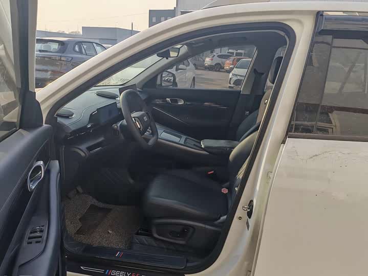 Фото 10 - Geely Galaxy E5