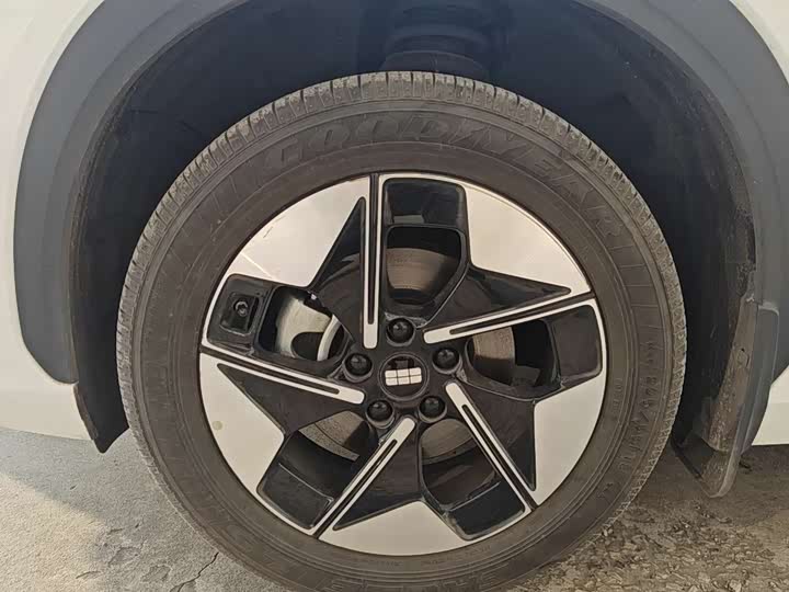 Фото 3 - Geely Galaxy E5