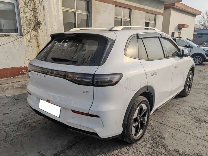 Фото 7 - Geely Galaxy E5