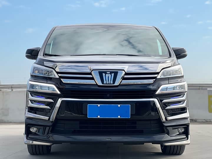 Фото 2 - Toyota Vellfire