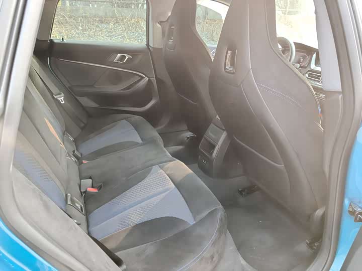 Фото 18 - BMW 2 Series