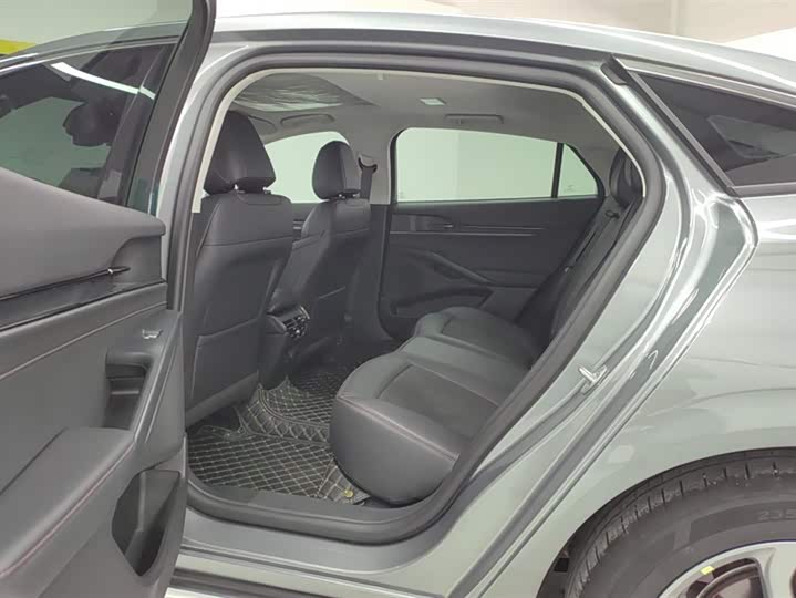 Фото 11 - Ford Mondeo