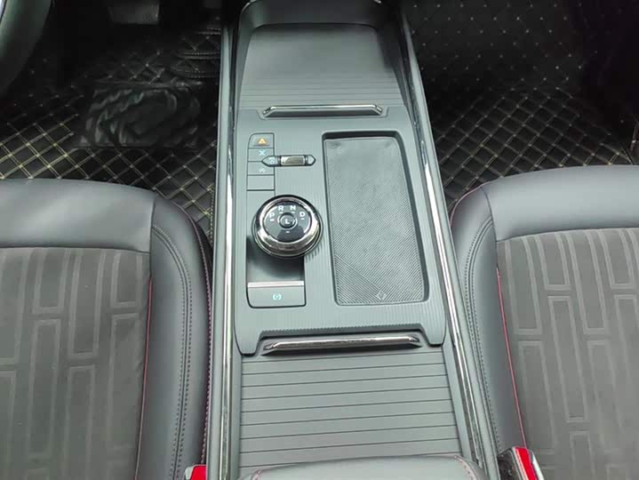 Фото 16 - Ford Mondeo