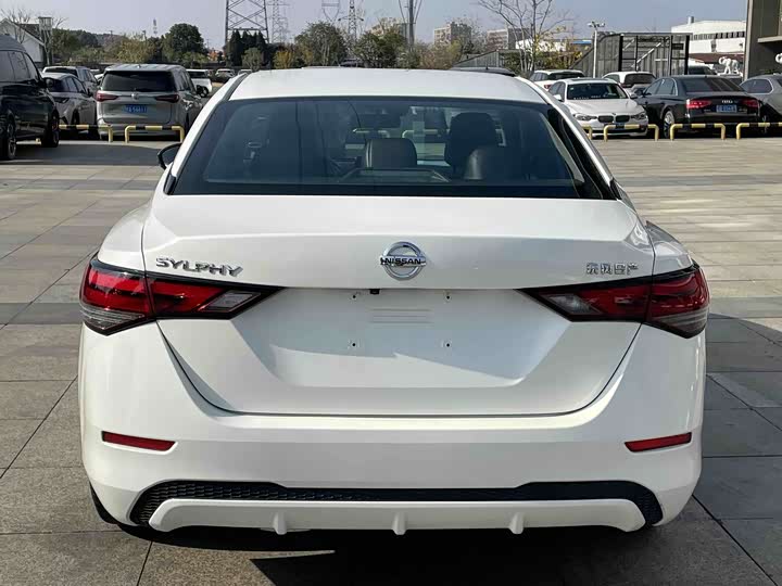 Фото 23 - Nissan Sylphy