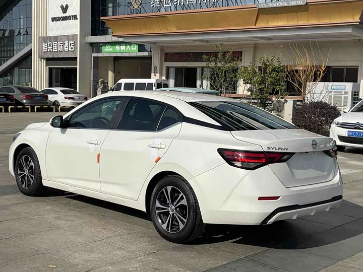 Фото 24 - Nissan Sylphy