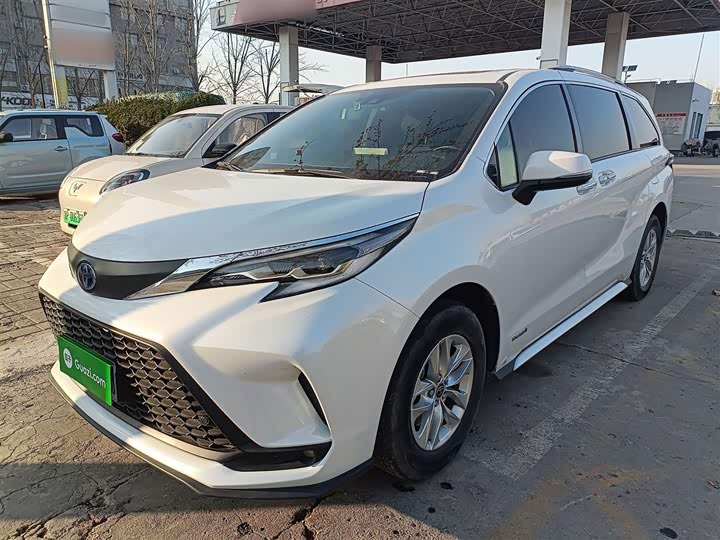 Фото 1 - Toyota Granvia