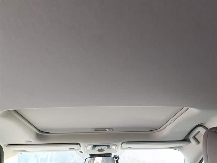 Фото 17 - Toyota Granvia