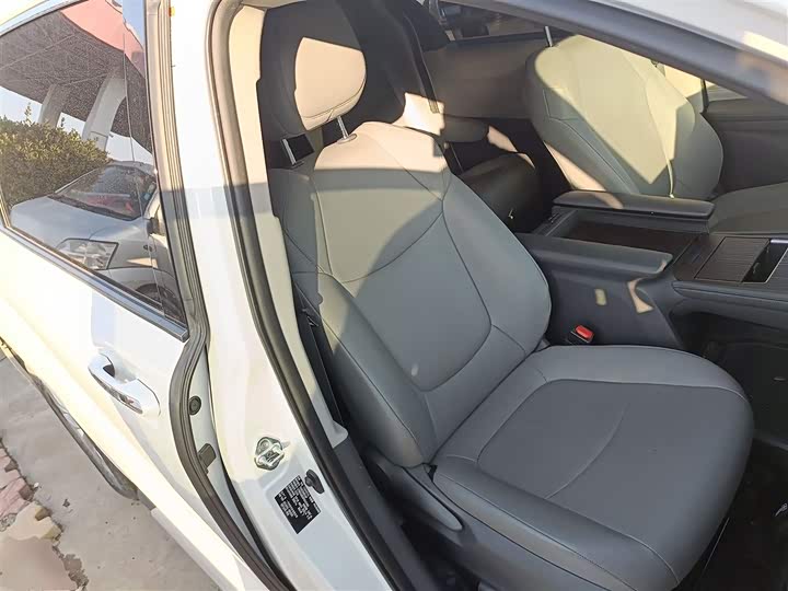 Фото 24 - Toyota Granvia