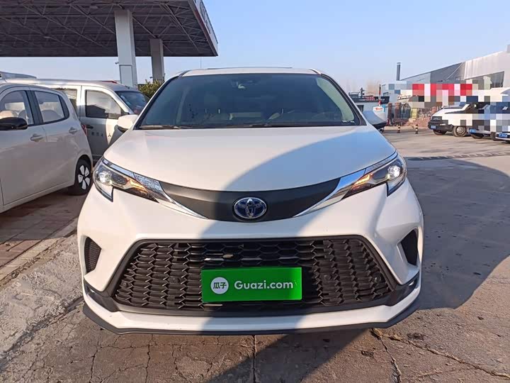 Фото 3 - Toyota Granvia