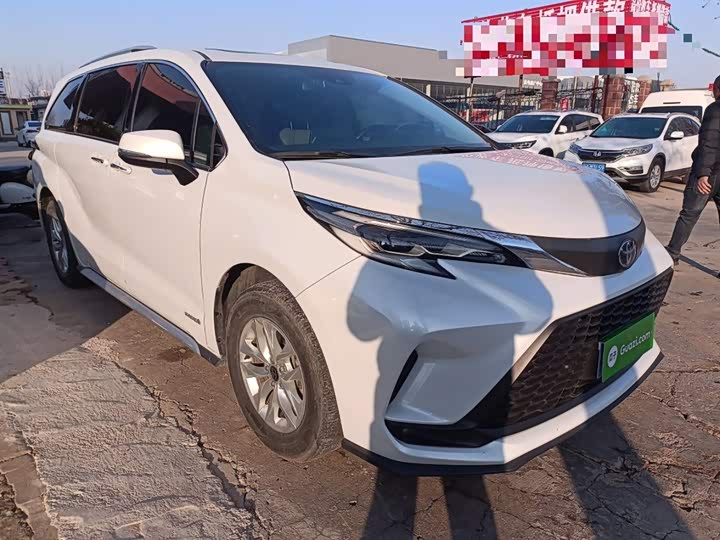 Фото 4 - Toyota Granvia