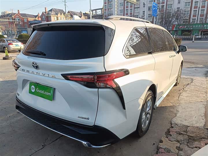 Фото 7 - Toyota Granvia