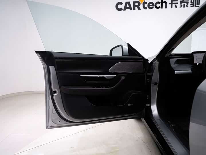 Фото 25 - XPeng P7