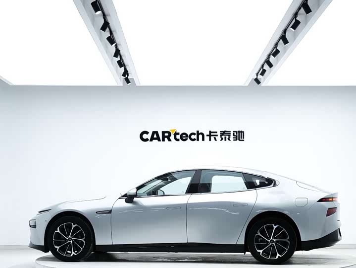 Фото 6 - XPeng P7