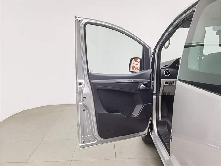 Фото 15 - JAC Refine M3