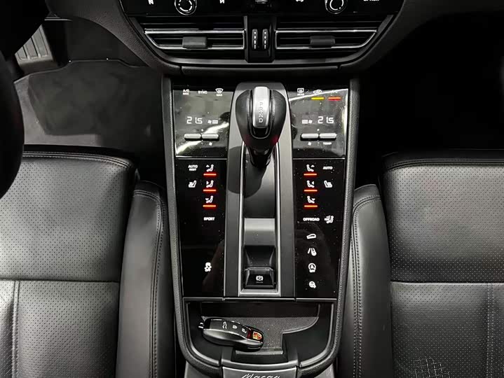 Фото 10 - Porsche Macan