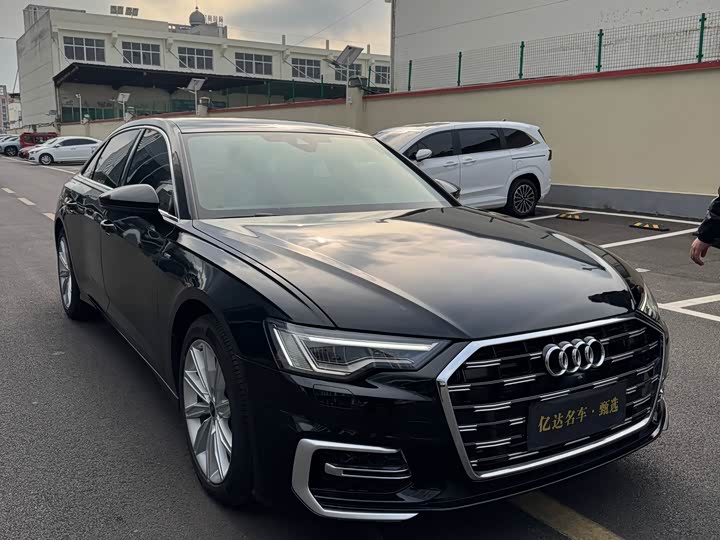 Фото 3 - Audi A6L