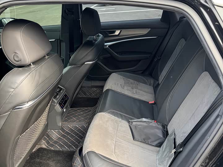 Фото 5 - Audi A6L