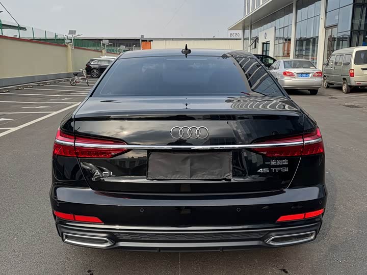 Фото 7 - Audi A6L