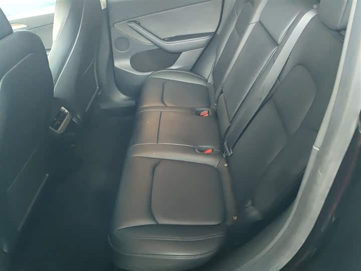 Фото 17 - Tesla Model Y