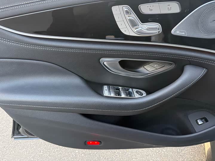 Фото 10 - Mercedes-Benz AMG GT