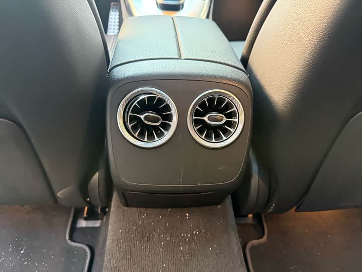 Фото 16 - Mercedes-Benz AMG GT