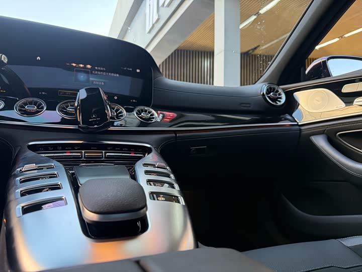 Фото 18 - Mercedes-Benz AMG GT