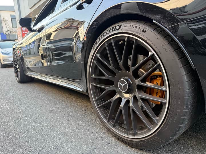 Фото 21 - Mercedes-Benz AMG GT