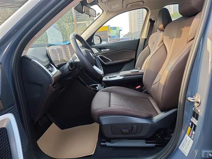 Фото 15 - BMW iX1