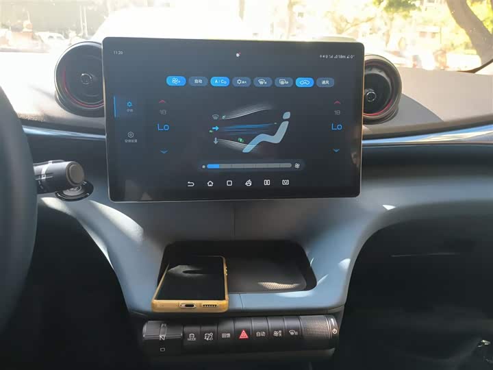 Фото 13 - BYD Dolphin