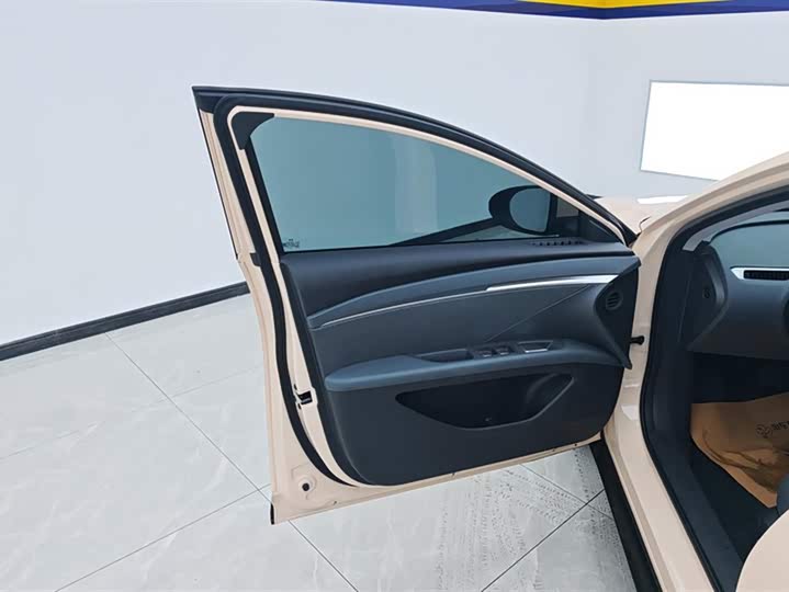 Фото 7 - XPeng Mona M03