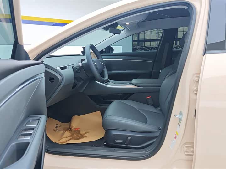 Фото 9 - XPeng Mona M03