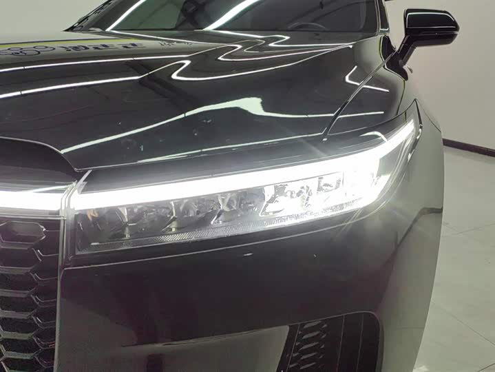 Фото 5 - LiXiang One