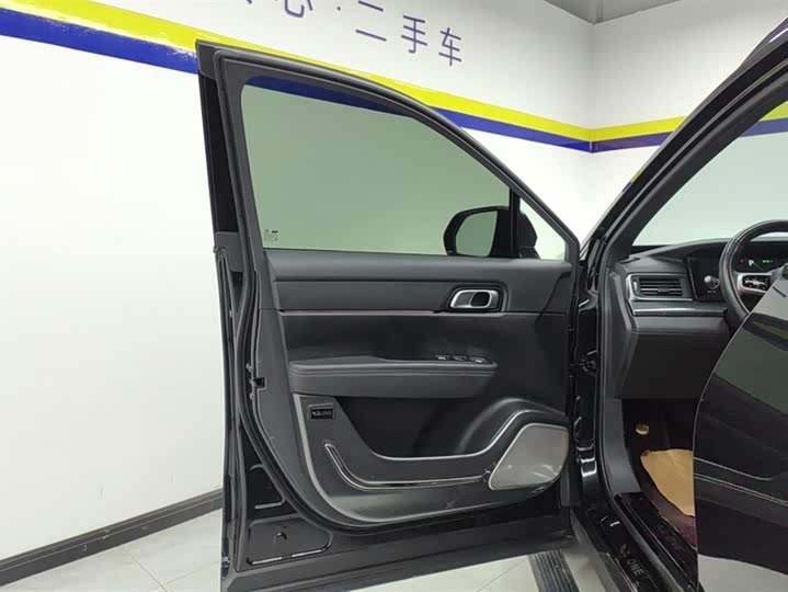 Фото 7 - LiXiang One