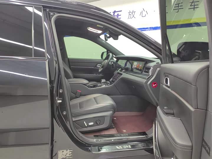 Фото 8 - LiXiang One