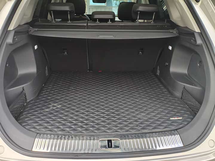 Фото 11 - Hongqi HS5